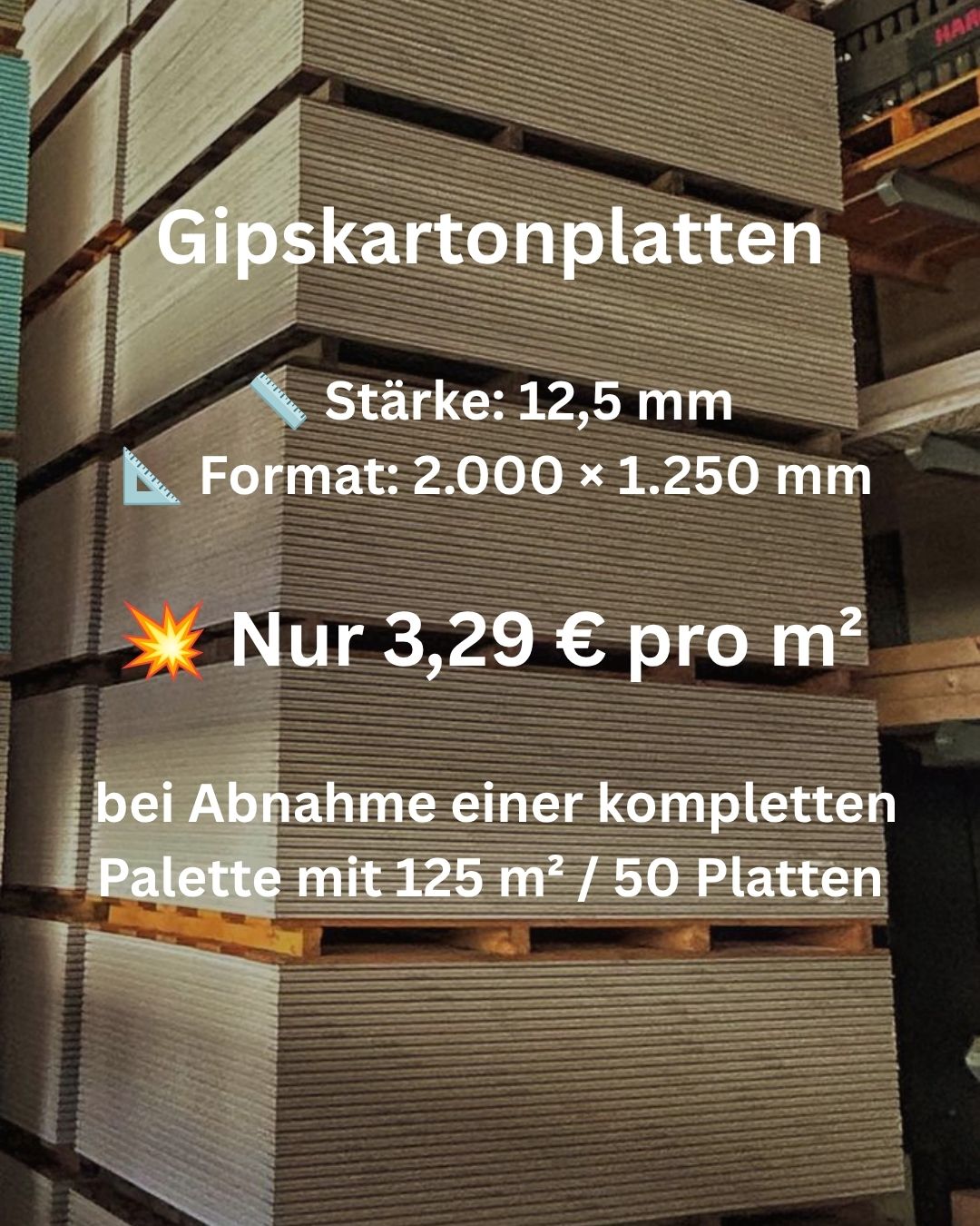 Gipskartonplatten im Lager auf Paletten gestapelt